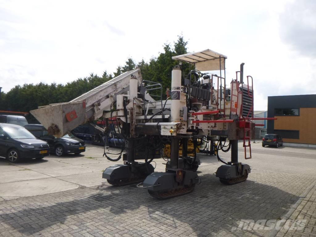 Wirtgen SP250 Stroji za betonsko galanterijo