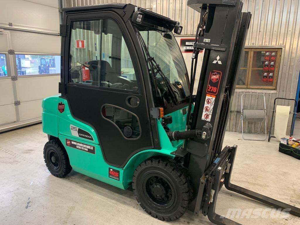 Mitsubishi FD25N3 Dizelski viličarji