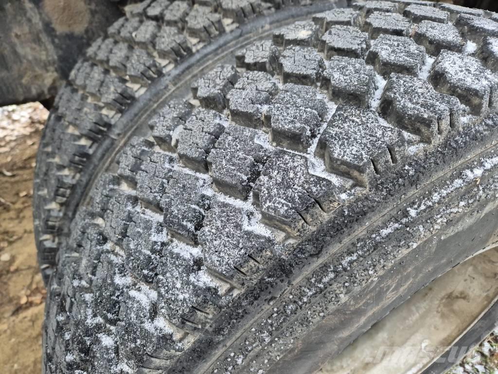 Sisu E11 Kiper tovornjaki