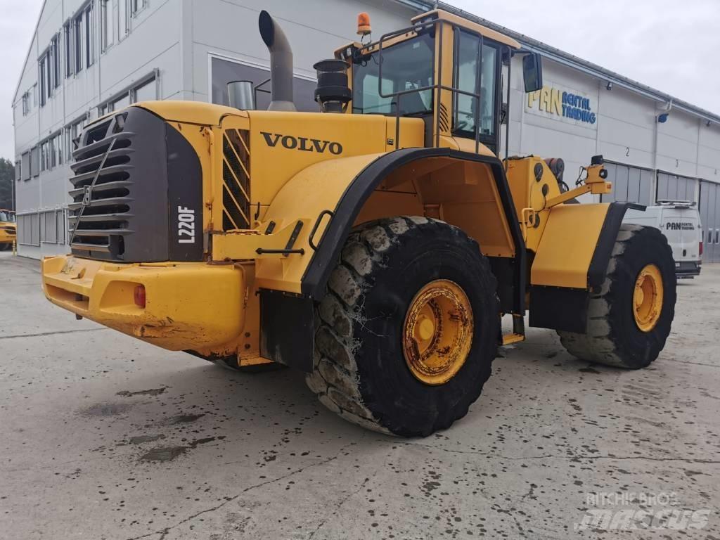 Volvo L220F Kolesni nakladalci