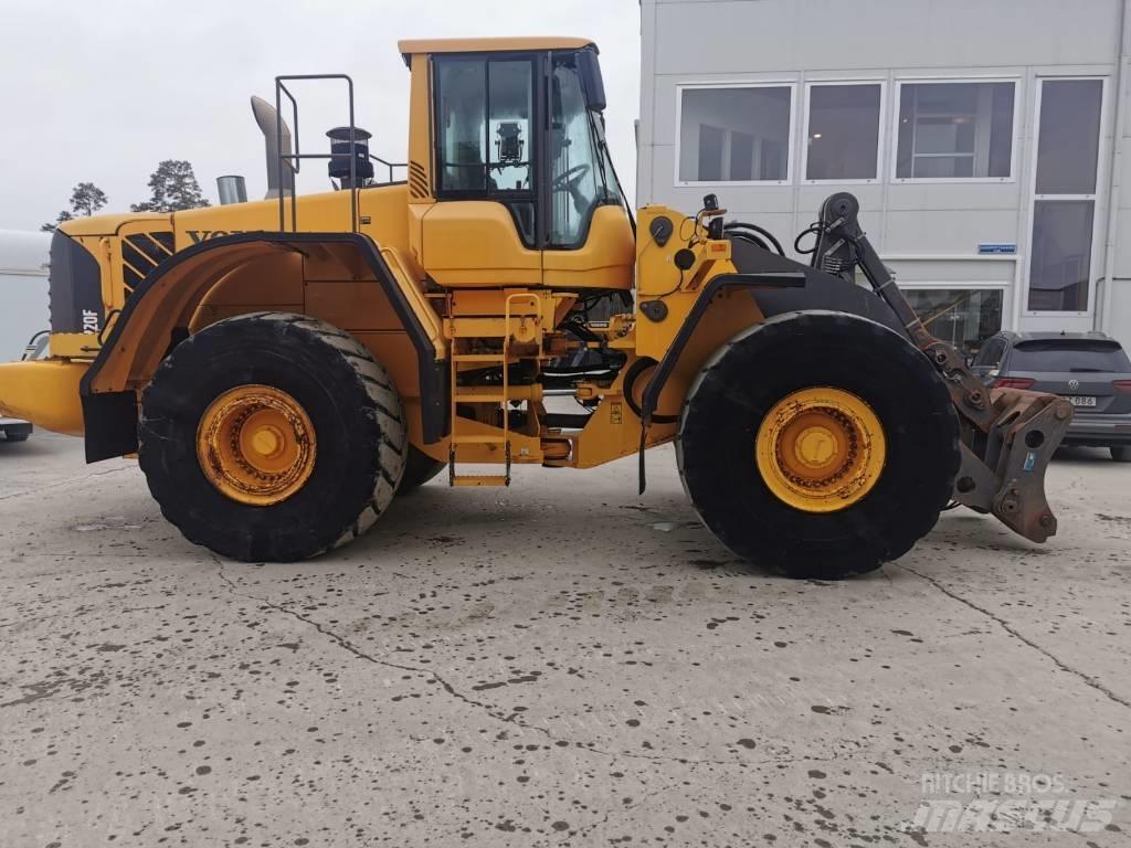 Volvo L220F Kolesni nakladalci
