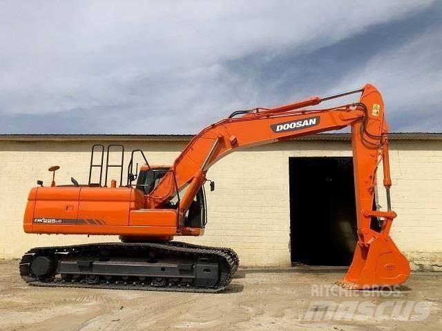 Doosan DX 225 Bagri goseničarji