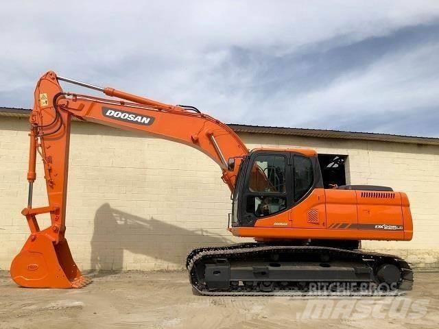 Doosan DX 225 Bagri goseničarji