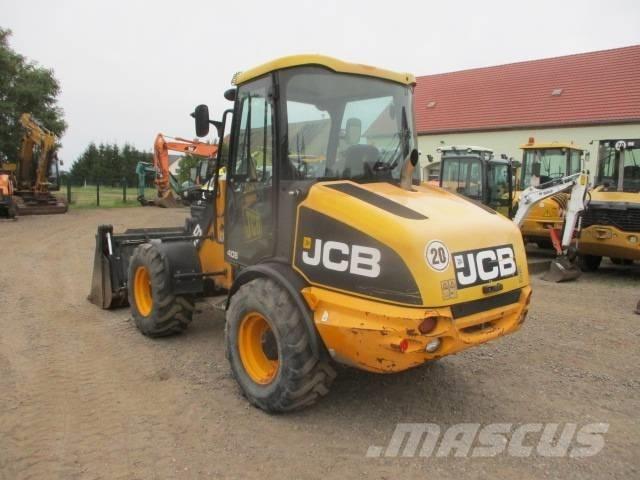 JCB 406 B Kolesni nakladalci