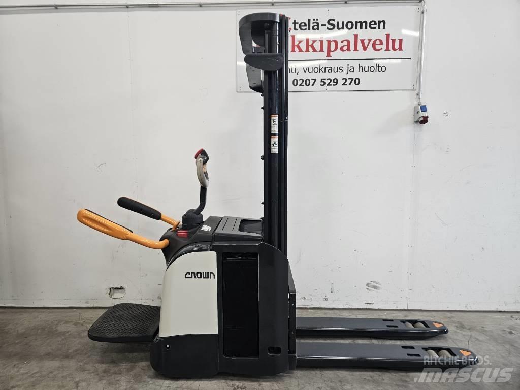 Crown ETi 4000 1.6 Samopogonski ročni viličarji