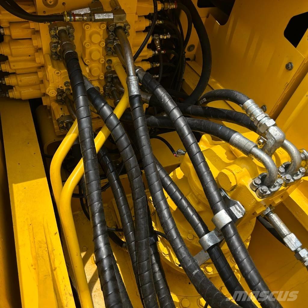 Komatsu 220-8 Bagri goseničarji