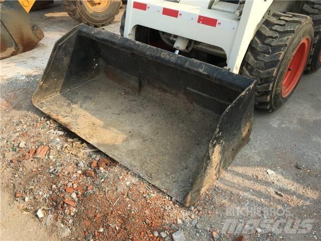 Bobcat S 130 Skid steer mini nakladalci