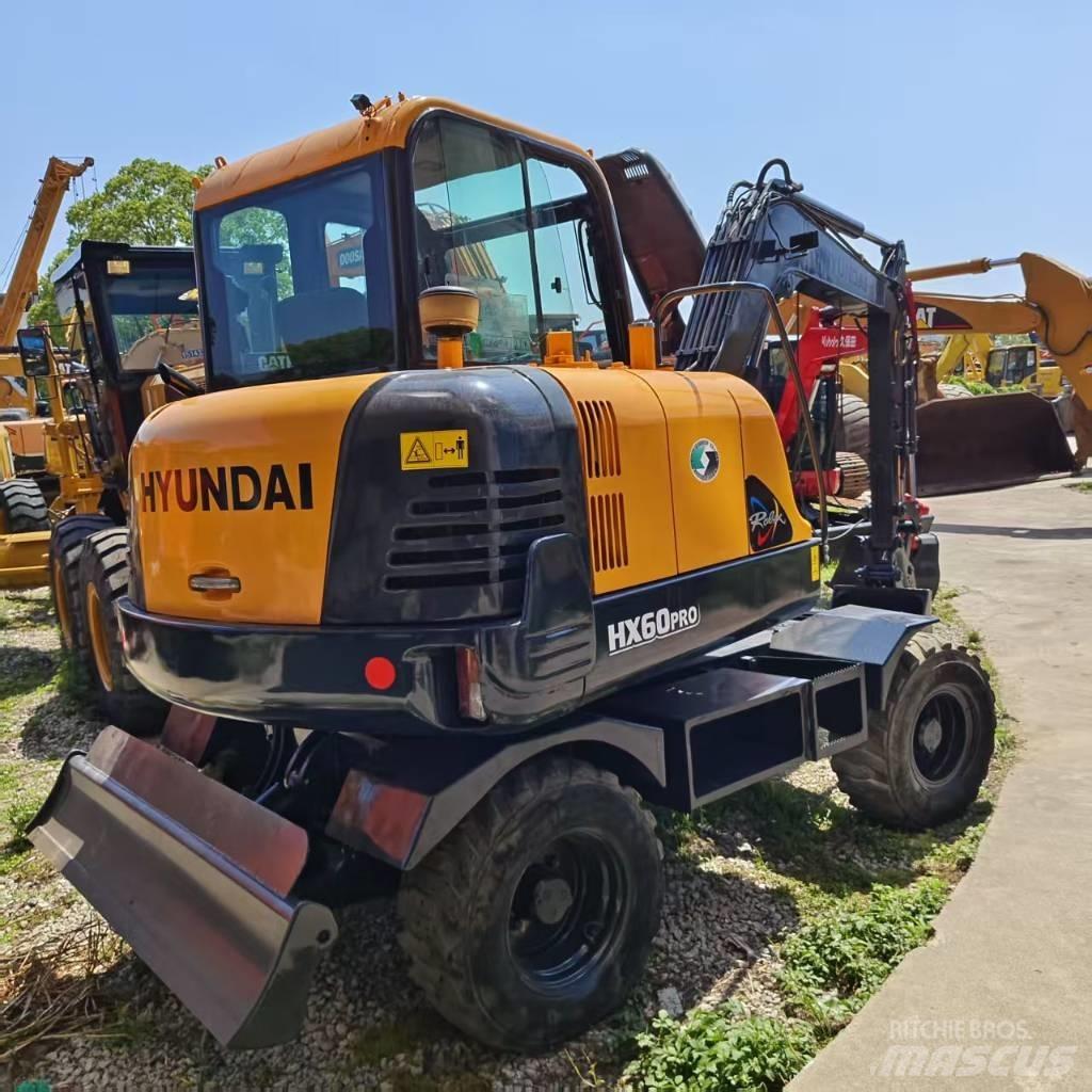 Hyundai HX 60w Bagri na kolesih
