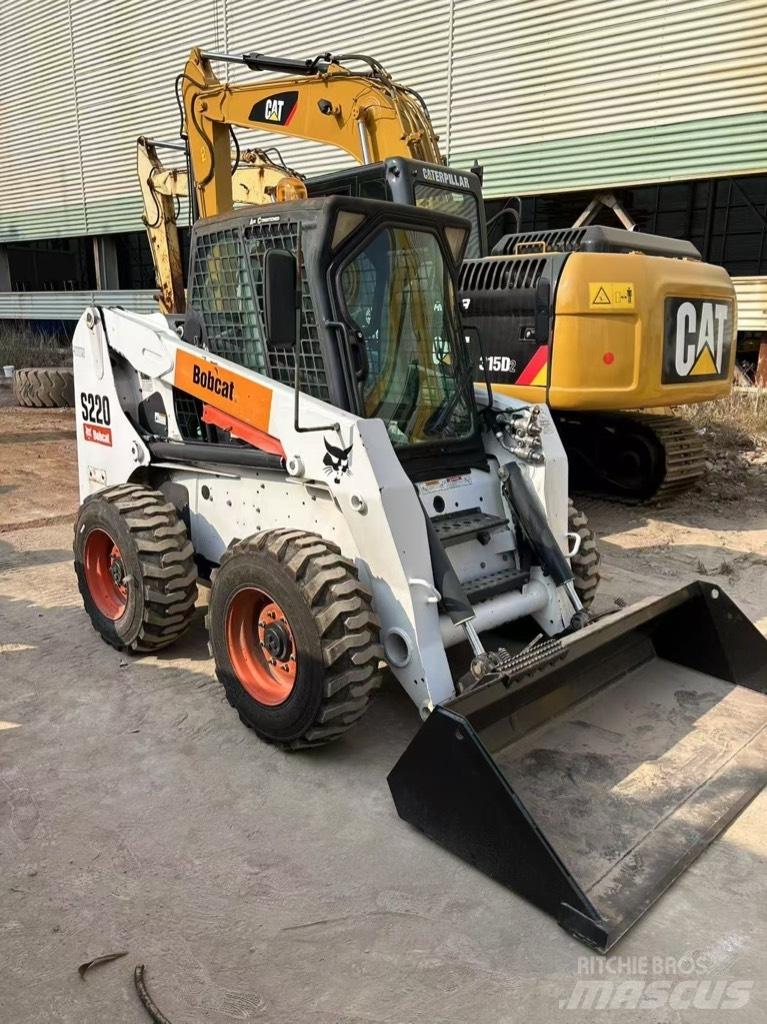 Bobcat S 220 Skid steer mini nakladalci