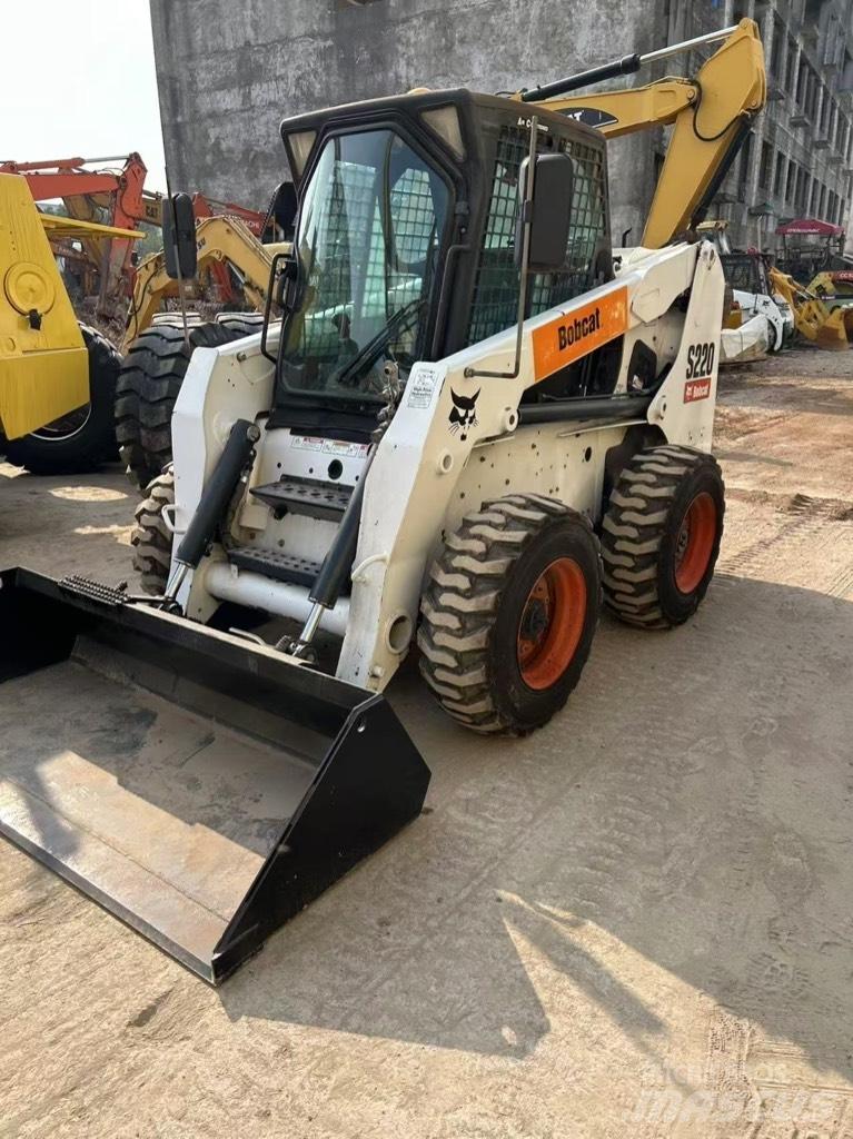 Bobcat S 220 Skid steer mini nakladalci