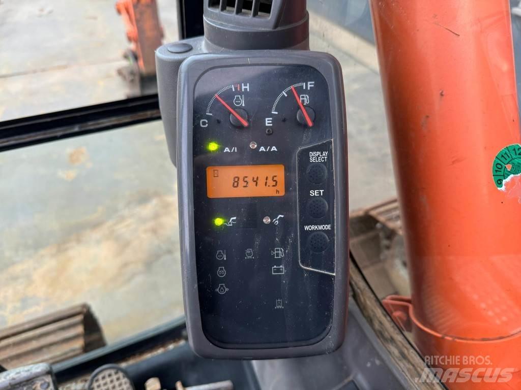 Hitachi ZX135US Bagri goseničarji