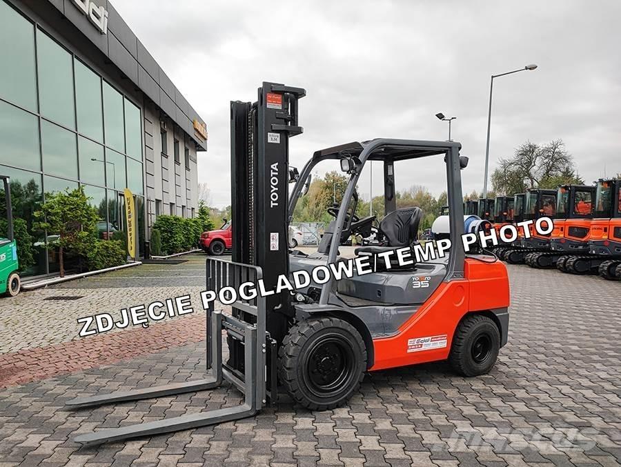 Toyota 02-8FGJF35 Plinski viličarji