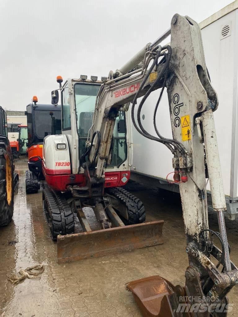 Takeuchi TB 230 Mini bagri <7t