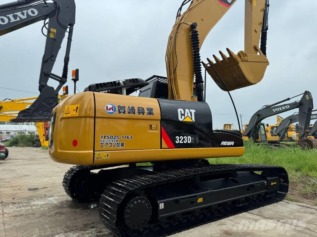 CAT 323D2 Bagri goseničarji