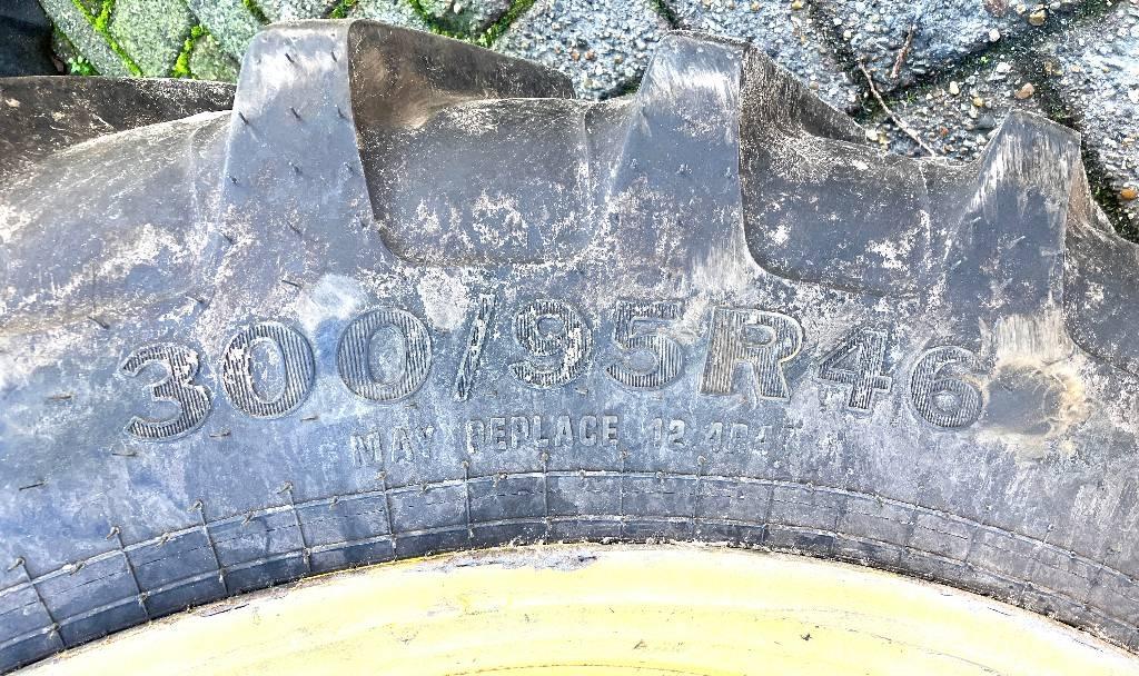 John Deere 732 Vlečne škropilnice