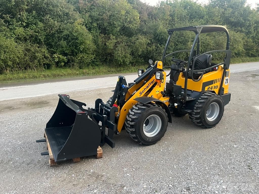 Schäffer 2430 Skid steer mini nakladalci