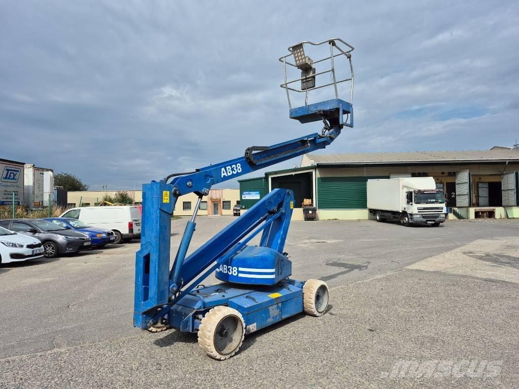 UpRight AB38 Zglobne dvižne ploščadi