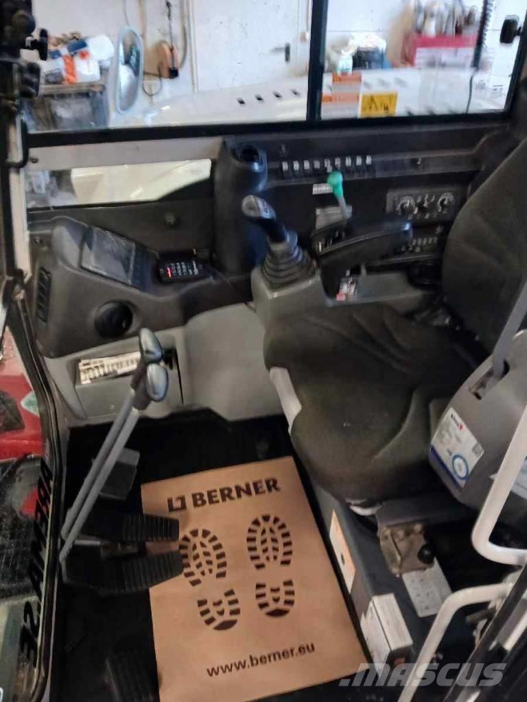 Takeuchi TB 290 Midi bagri 7t – 12t