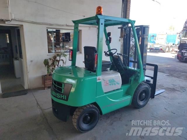 Mitsubishi FD 25 Dizelski viličarji
