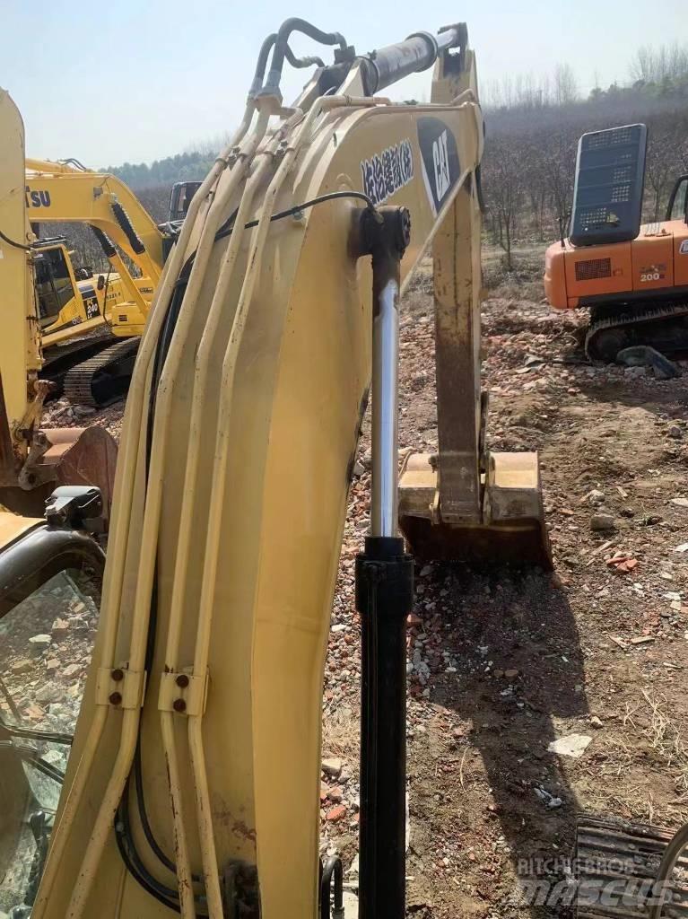 CAT 323D2 Bagri goseničarji
