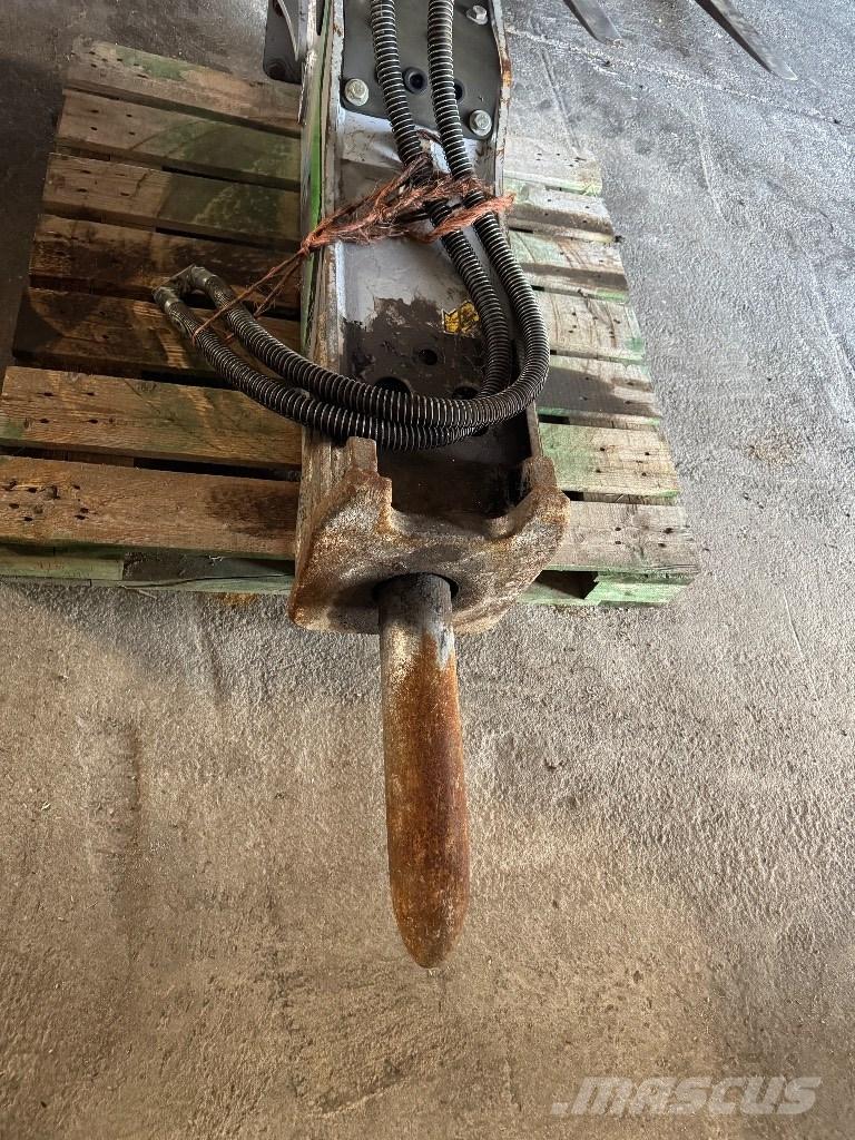 Hyundai R140W-9A Bagri na kolesih