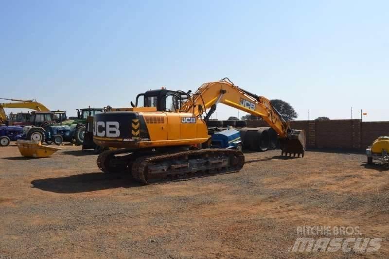 JCB JS205 Mini bagri <7t