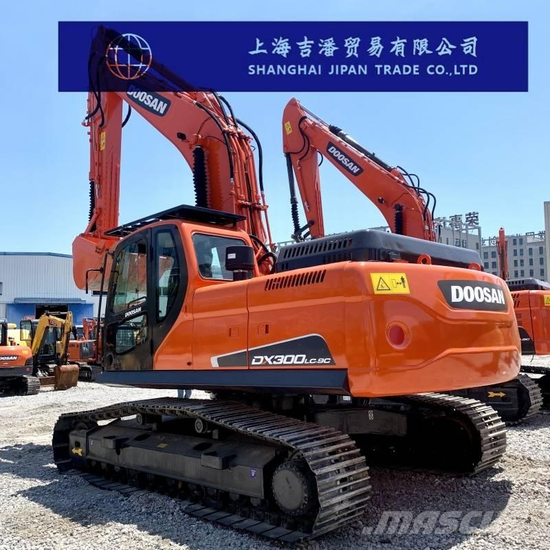 Doosan DX 300 Bagri goseničarji