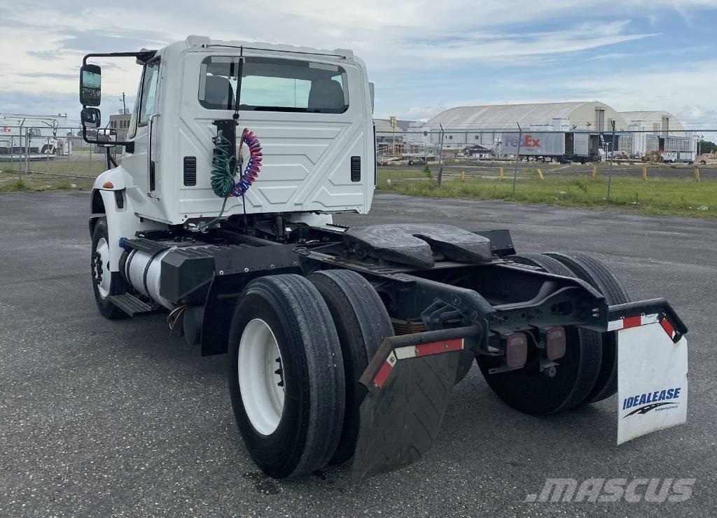 International MV607 Vlačilci