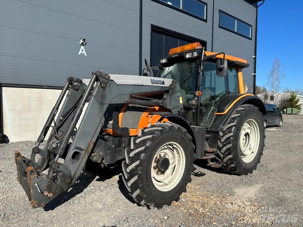 Valtra N101 Traktorji