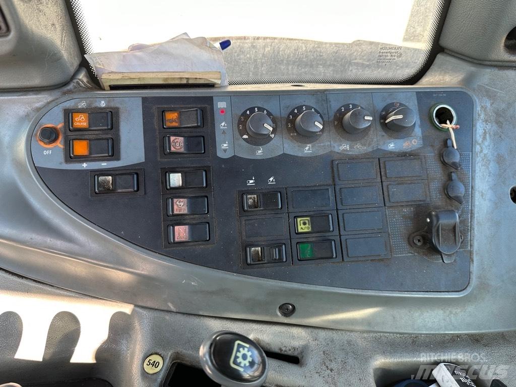 Valtra N101 Traktorji