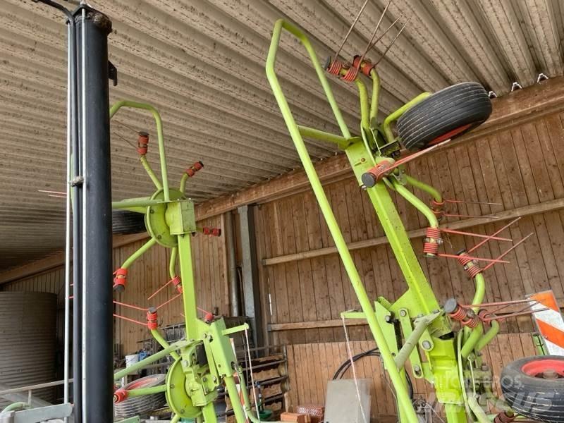 CLAAS Volto 670 Obračalniki in zgrabljalniki