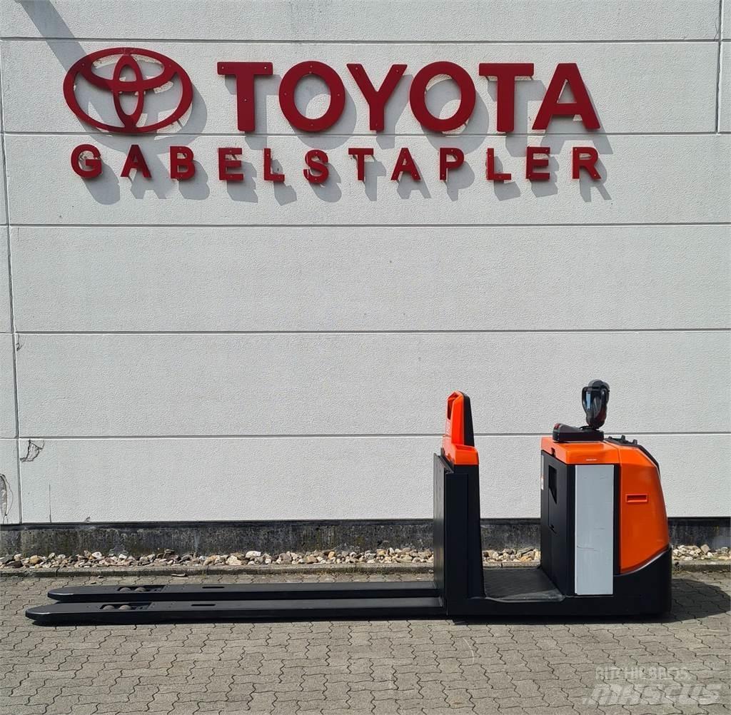 Toyota OSE 250 Nizko dvižni komisionirni viličar