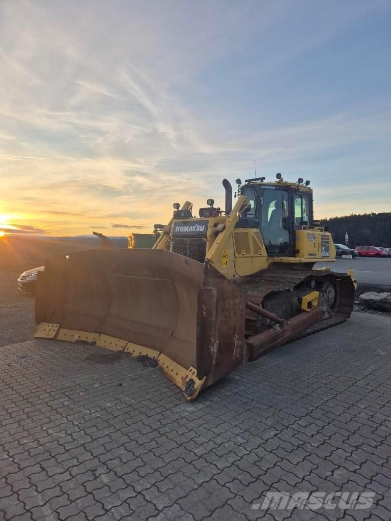 Komatsu D65 pxi Buldožerji goseničarji