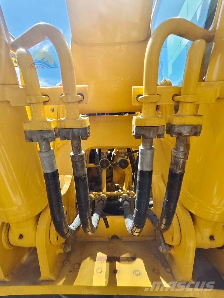Komatsu PC 220-8 Bagri goseničarji