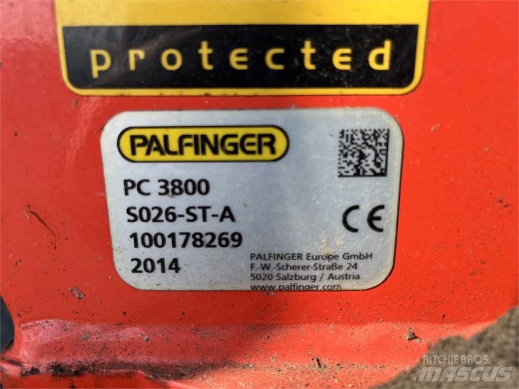 Volvo FL Tovornjaki zabojniki