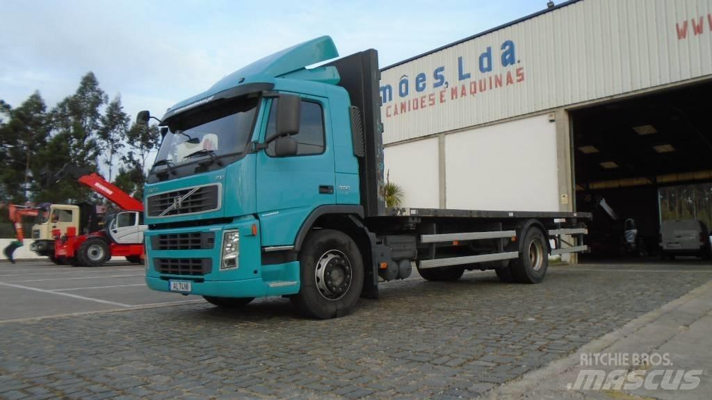 Volvo FM 9 300 Tovornjaki s kesonom/platojem