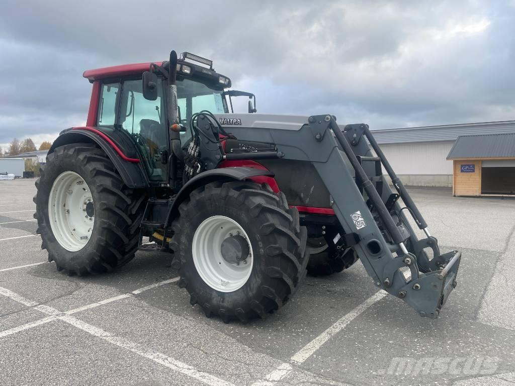 Valtra T 131 Traktorji