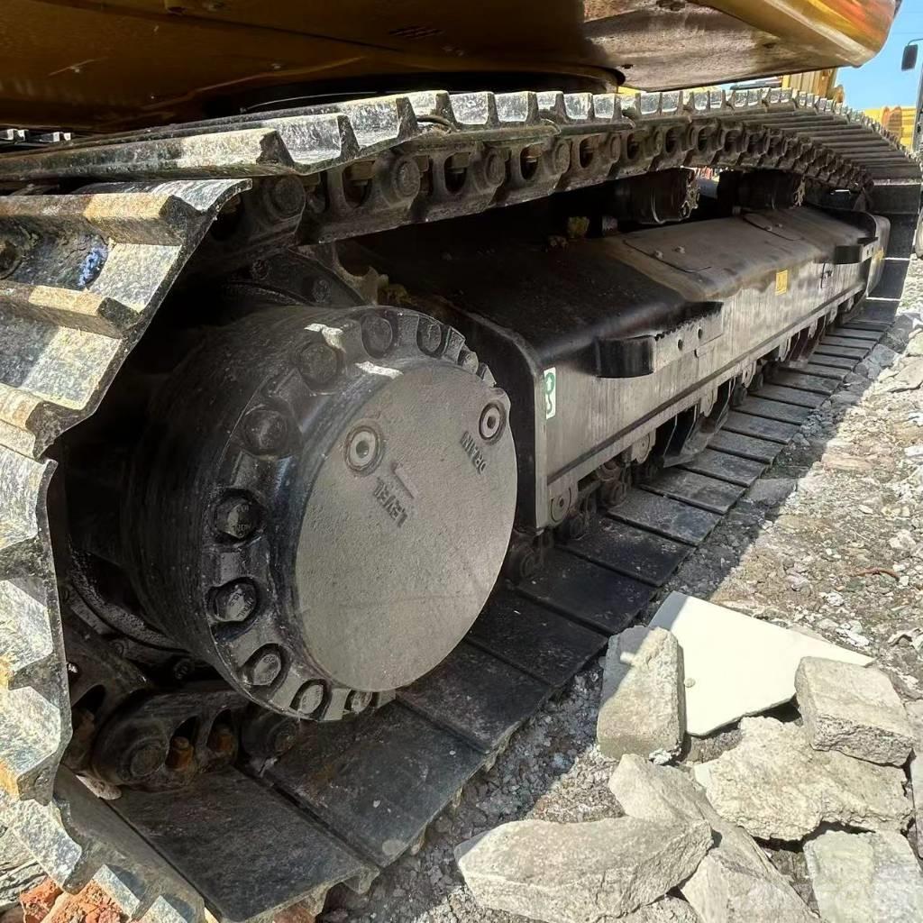 CAT 326D2L Bagri goseničarji