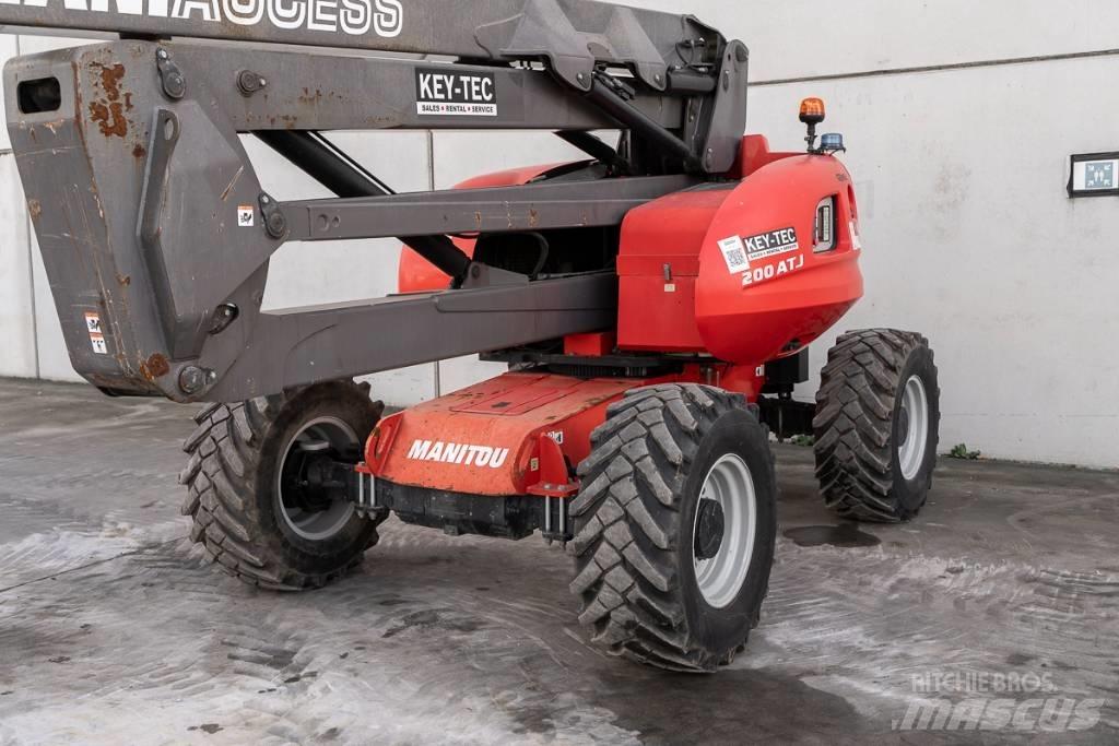 Manitou 200 ATJ Zglobne dvižne ploščadi