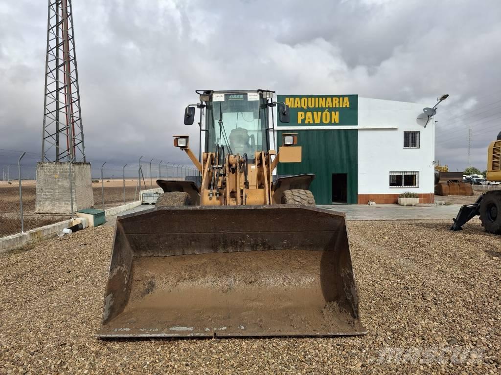 CASE 521 D Kolesni nakladalci