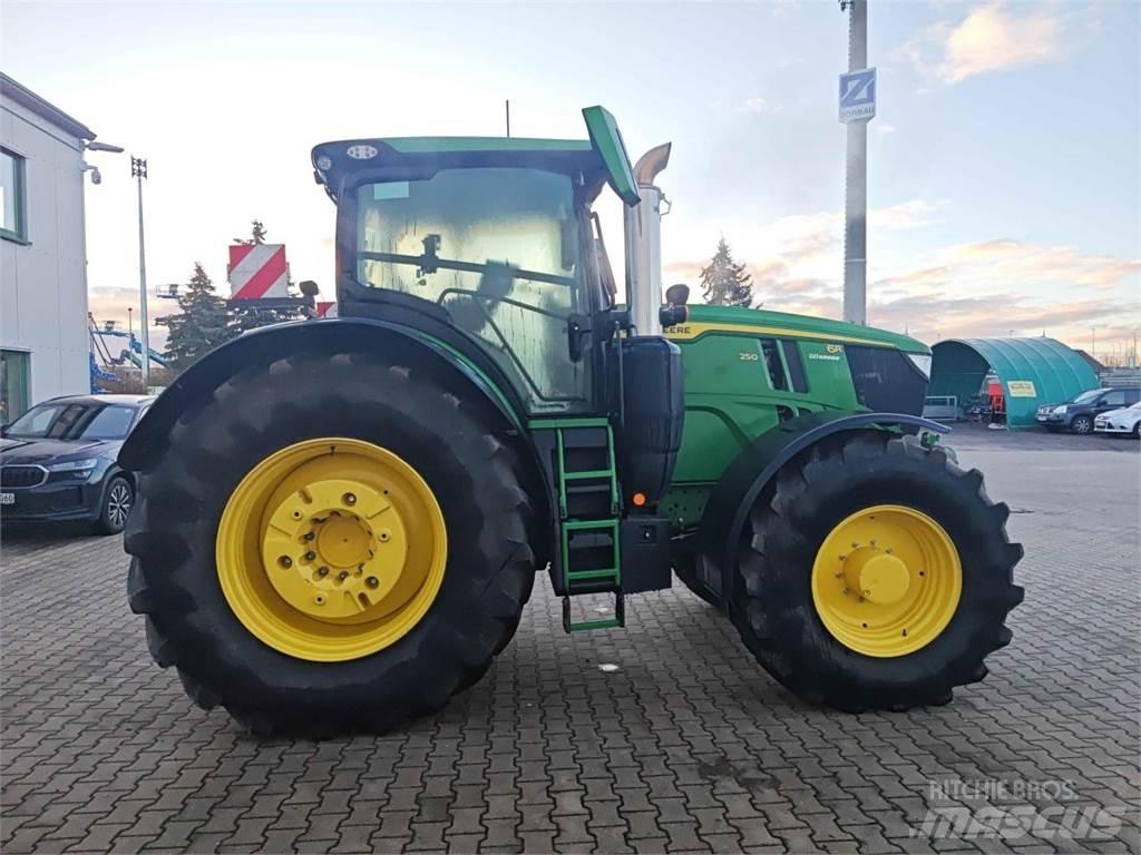 John Deere 6R 250 Traktorji