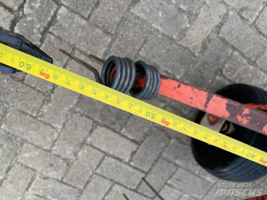Kuhn 8 Poten Obračalniki in zgrabljalniki