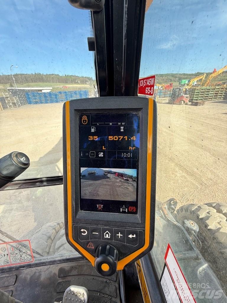 JCB JS 145 W Bagri na kolesih