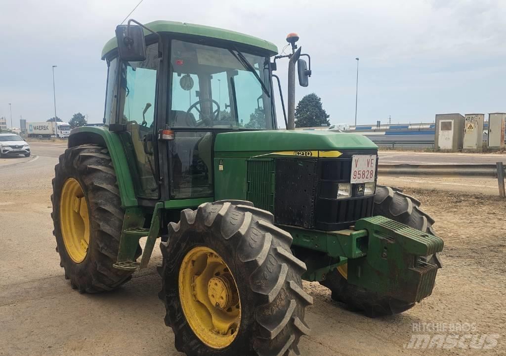 John Deere 6210 Traktorji