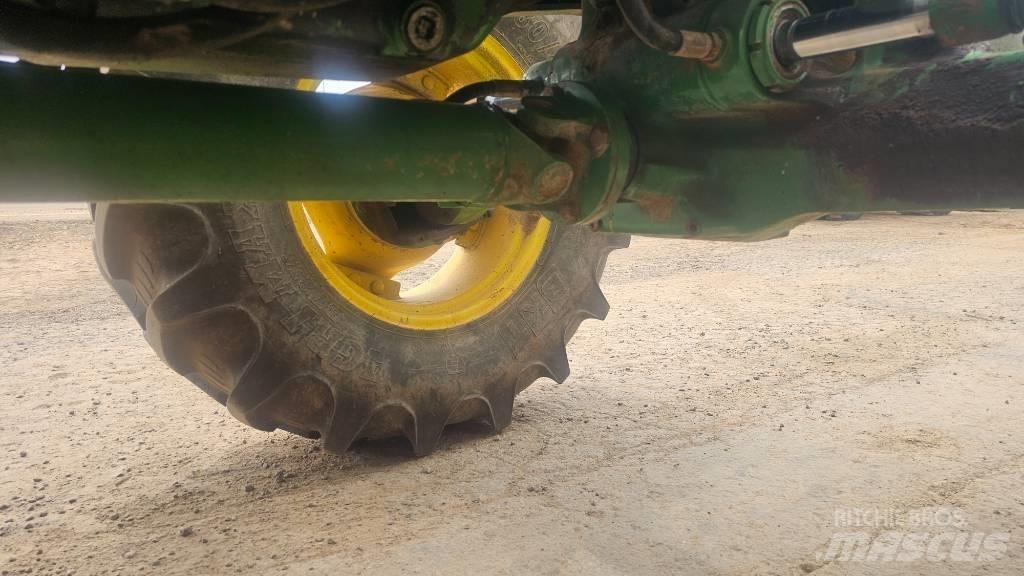John Deere 6210 Traktorji
