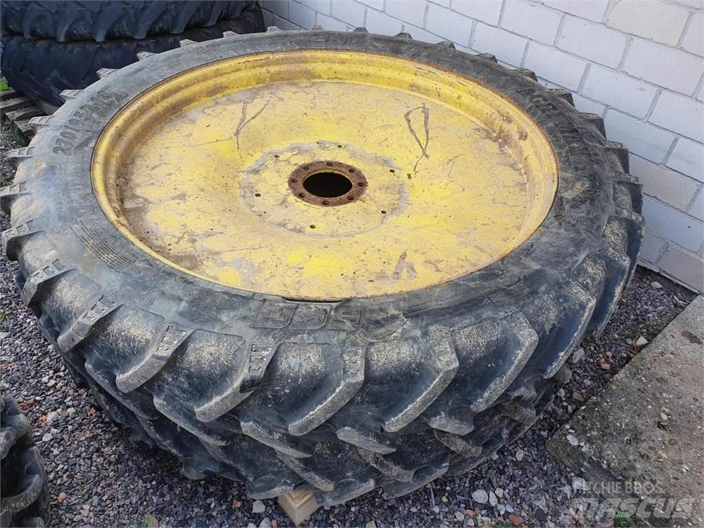 BKT 270/95R48 x2 Gume, kolesa in platišča