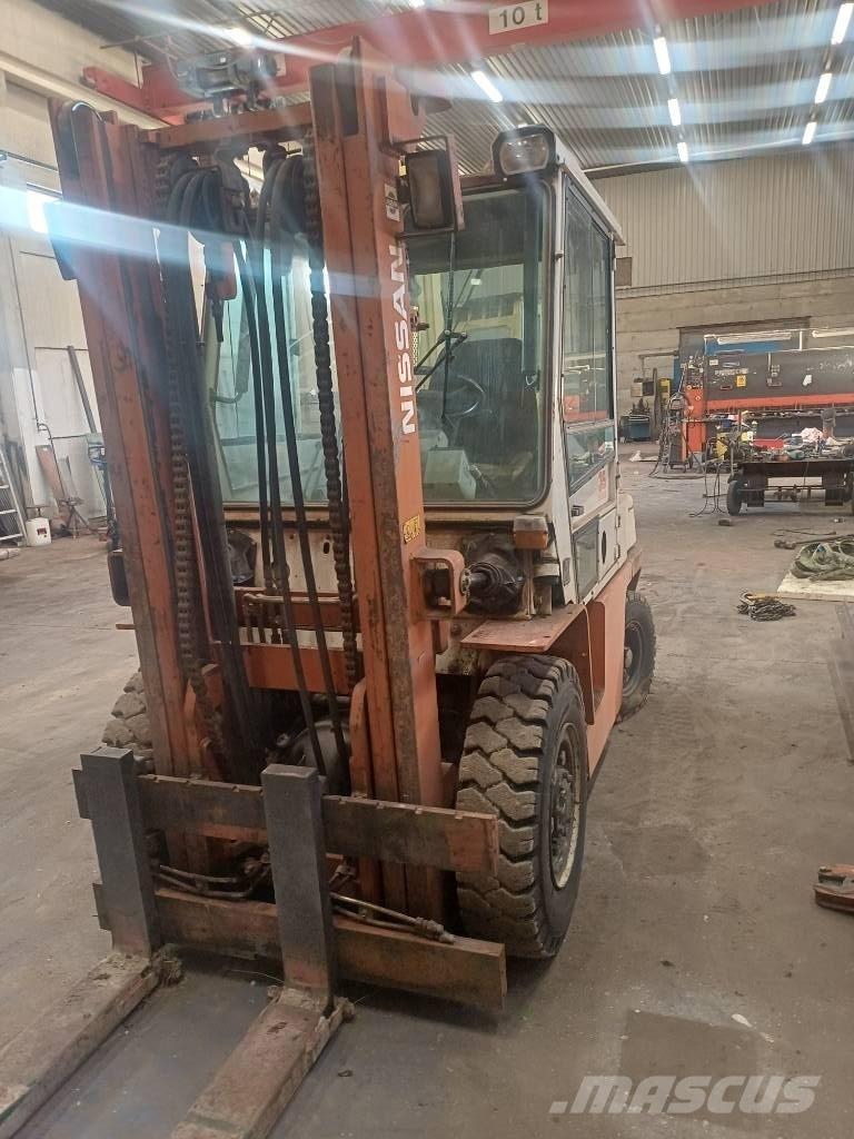 Nissan 33 U Dizelski viličarji