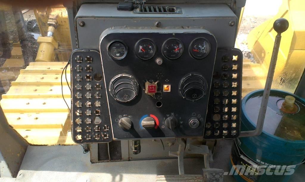 CAT D 6 G LGP II Buldožerji goseničarji