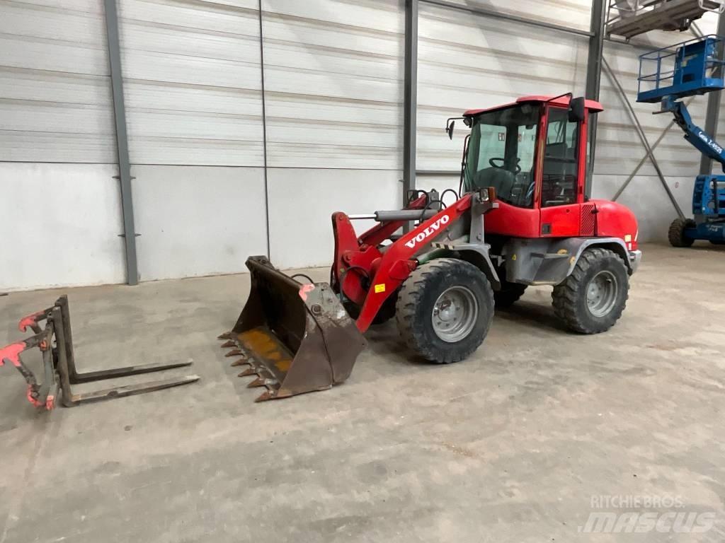 Volvo L 30 B-Z/X Kolesni nakladalci