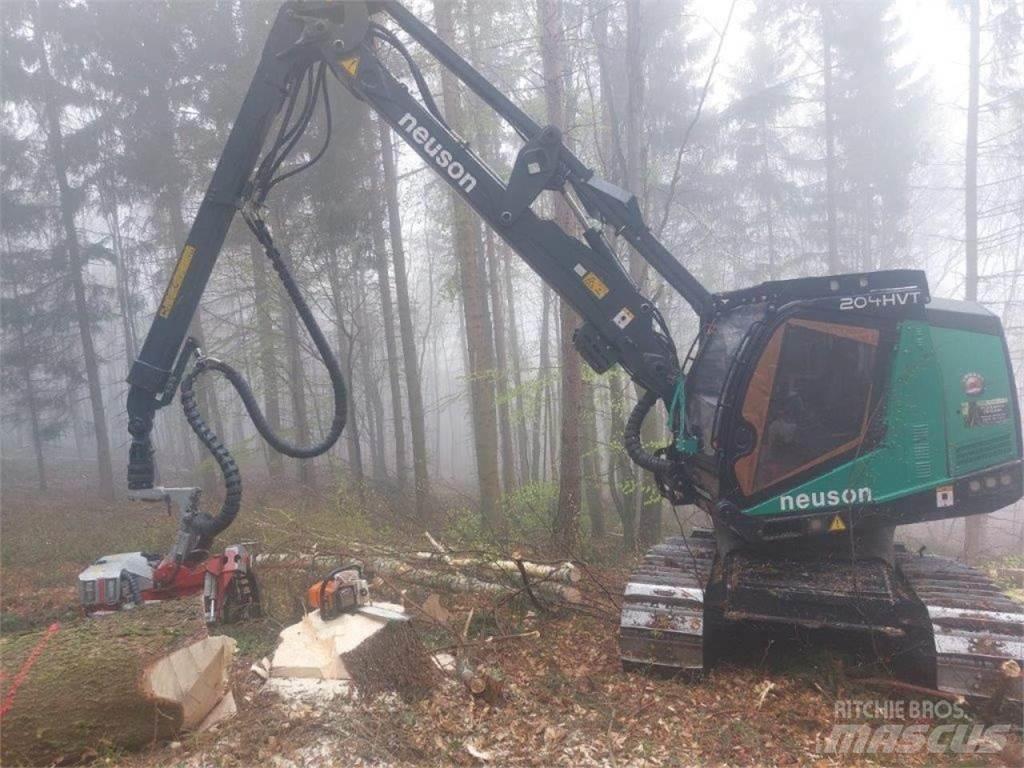 Neuson 204 HVT Harvesterji